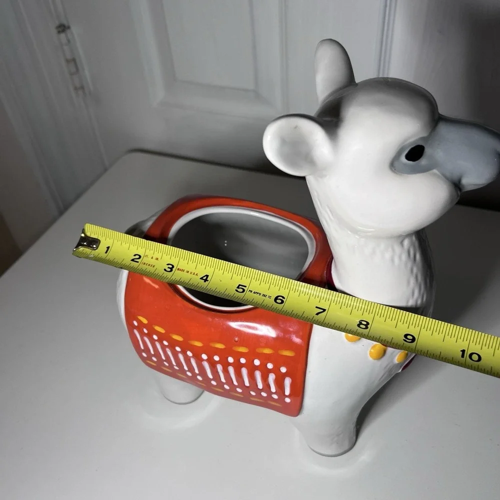 Ceramic Llama Planter Orange Blanket‎ 11